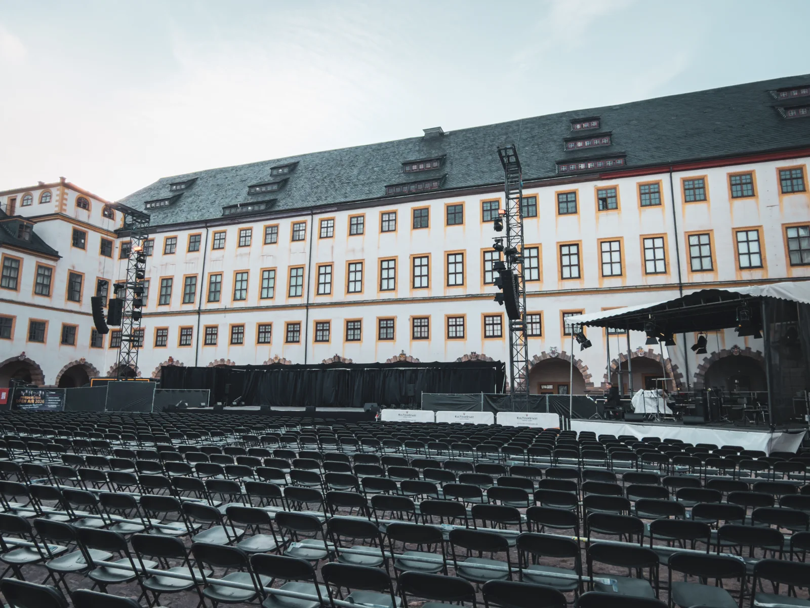 Open-Air-Theater KÖNIGSHAUT im Schlosshof von Schloss Friedenstein Gotha