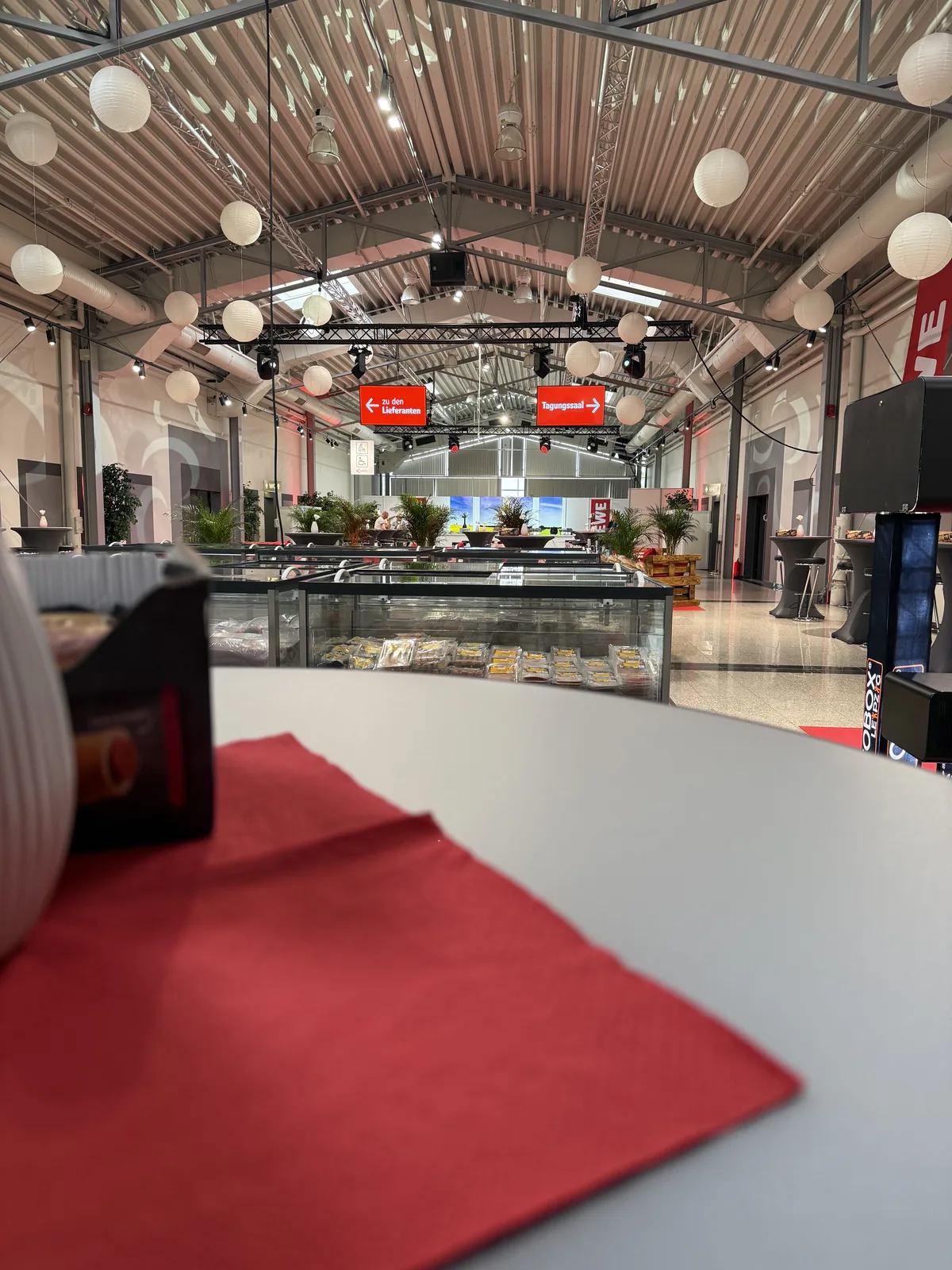 Gastronomie- und Veranstaltungsbereich bei der Servicetagung 2025